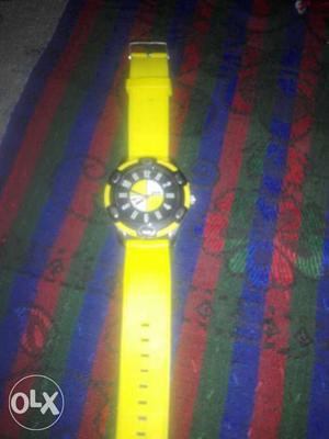 This watch is 300 Rs. and I will send it only 250