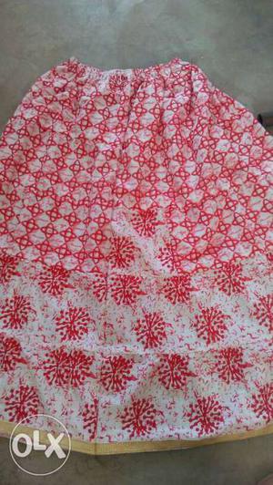 Women's Red And White Floral Skirt