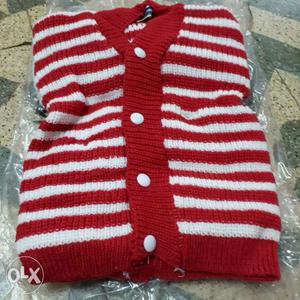 Woolen sweater for babies made from superior