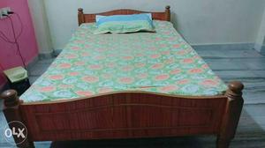 4×6 wooden bed in good condition, used only 7