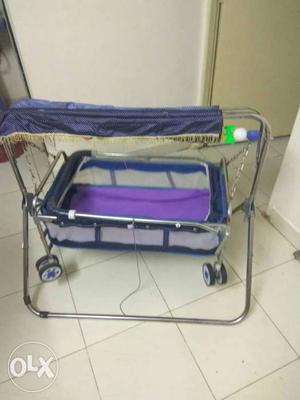 Baby cradle in excellent condition. This cradle