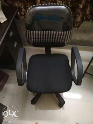 Black Low-back Office Chair