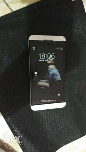 Blackberry z10 4g New only approx 1 month