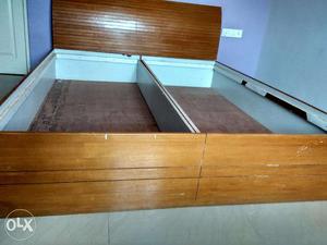 Box storage Queen sixe bed with Restolex mattress