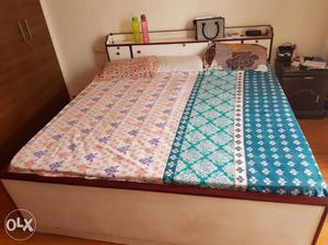 Double bed witb storage