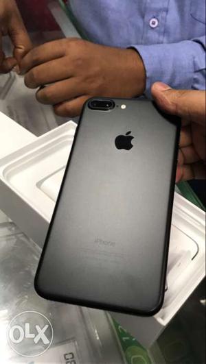 I phone 7 plus 128 gb 6 months old new phone with