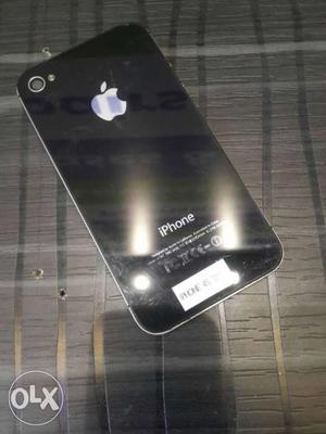 IPhone 4S 32 GB Pretty clean condition Bill and
