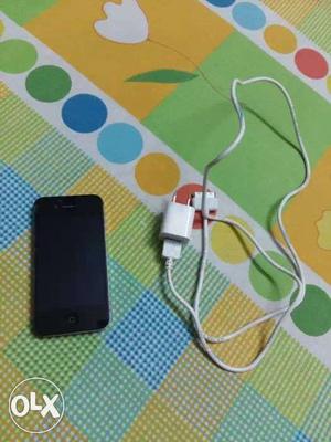 IPhone 4s (32) gb, in a great condition but only