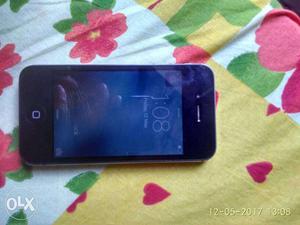 IPhone 4s black 8gb with negligible scratches
