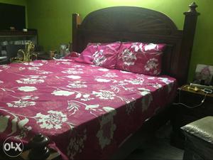 Imported king size bed set from saudi arabia that