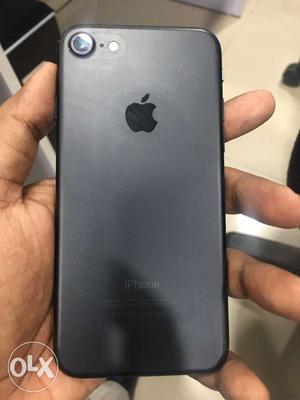Iphone 7 Black colour 6 months used Full box Nine
