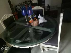 Round Dinning Table with 5 chairs.. Everything in