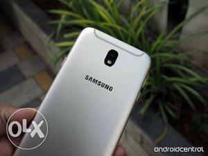 Samsung j7 pro in showroom condition gold color
