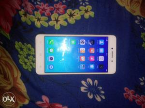 Selling my phone oppo a37f only 25 day use new