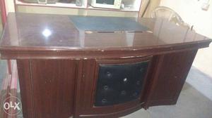 Teak wood office table in very good condition..