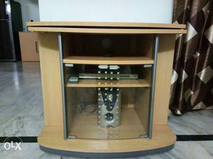 Tv stand in mint condition..