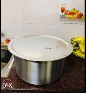 Aluminium cooking pot