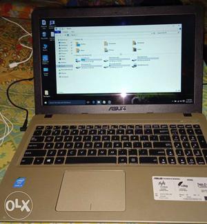 Gray-colored Asus Laptop