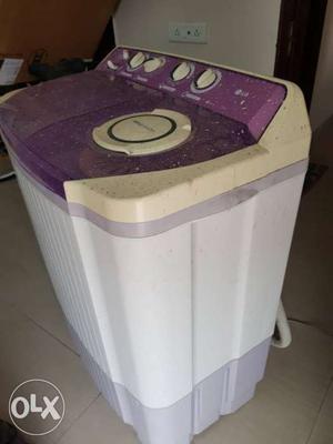 Semi Automatic LG 7.2 kg Washing machine