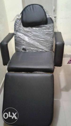 Black Leather Padded Barbers Chair