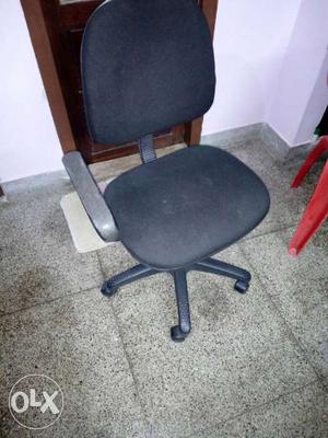 Chair revolving black