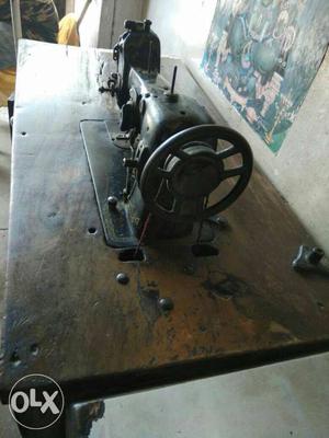 Embroidery picco machine with motor