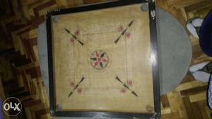 Medium size wooden carram board in good condition