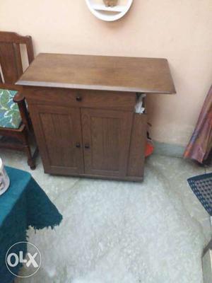 Trolly table with cabinet