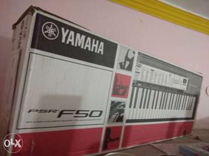 Yamaha PSR F50 Electronic Keyboard Box