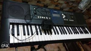 Yamaha psr e333 keyboard + adopter + bag + stand