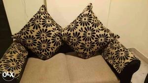 Cozy romantic doable seater in good condition