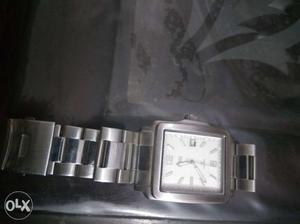 6 months old maxima metal watch