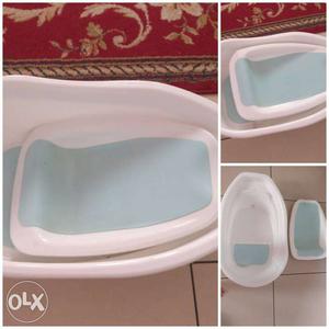 Adjustable bath tub. Perfect for new moms it is