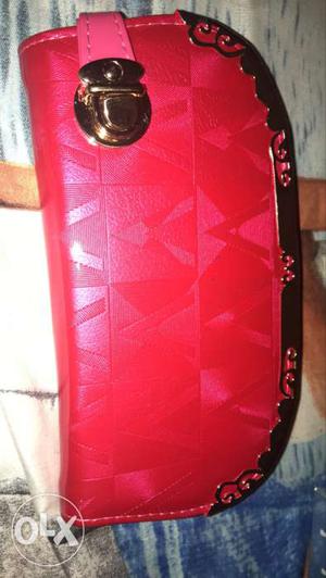 Brand new hand wallet. pink colour.