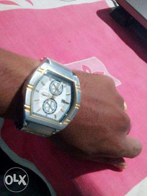 Chairos Metal Bracelite Watch