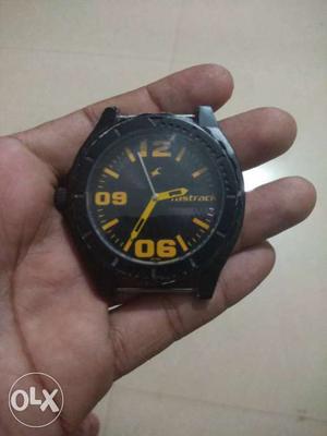 Fast-track watch with no strap, good condition.