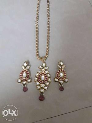 Gold-colored And Red Jewelry Set