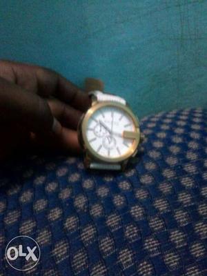 Gucci watch seal and nice watch