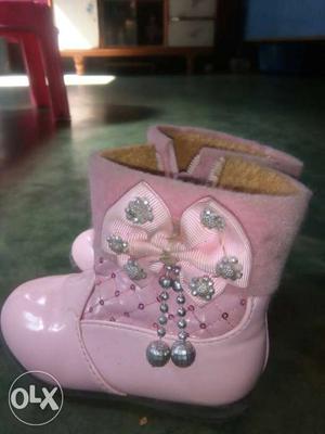Little baby's boot... disainer and age 2 years..
