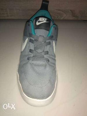 Nike Gray Lifestyle Shoes Size T 26cm