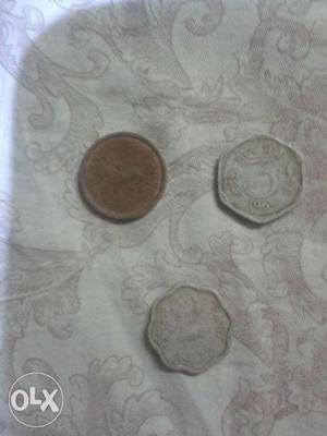 One pice  paise  coin and 3 paise 