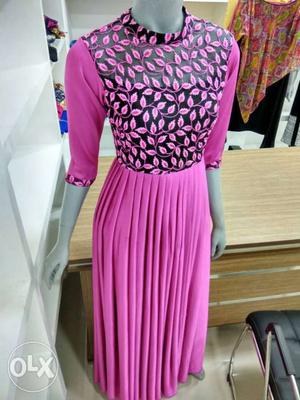 Pink And Black Leaf Print Crewneck 3/4 Sleeved Pleated Dress