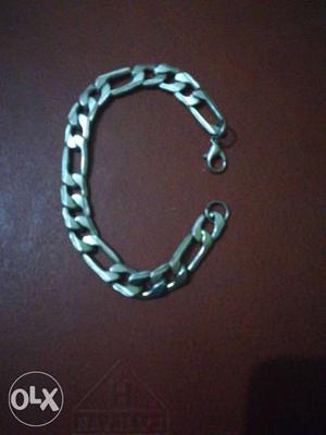Silver-colored Figaro Chain Bracelet With Lobster Lock