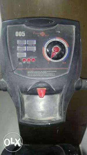 Tread mill exercise machine. metre working, good