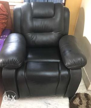 6 months old Leatherette Recliner.Fixed price