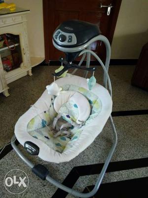 Graco swing.hardly used.for babies upto 9 kgs