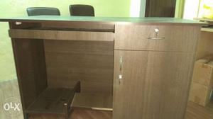 Hardly used office table of size 2*4 made of
