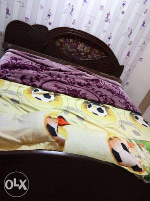 Kingsize bed with mattresses