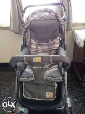 Mee mee stroller. gently used and in good
