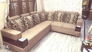 New sofa set for sale,good looking with 7pillows with